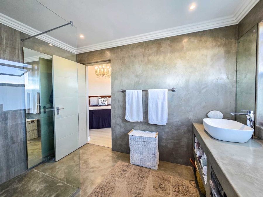 2 Bedroom Property for Sale in Stilbaai Oos Western Cape